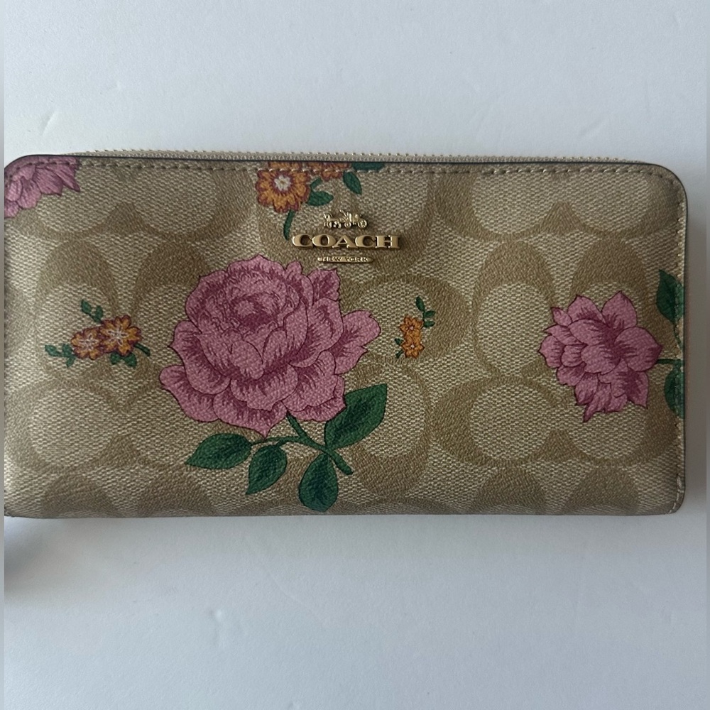 COACH Accordion Zip Wallet Signature Rose